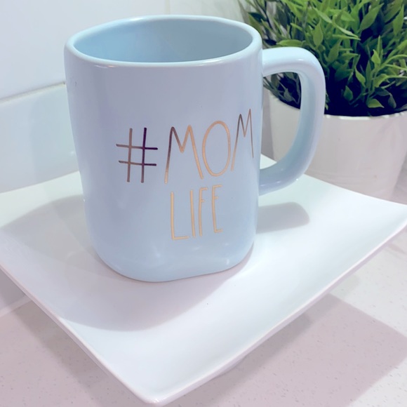 Rae Dunn #momlife mug - Picture 2 of 5